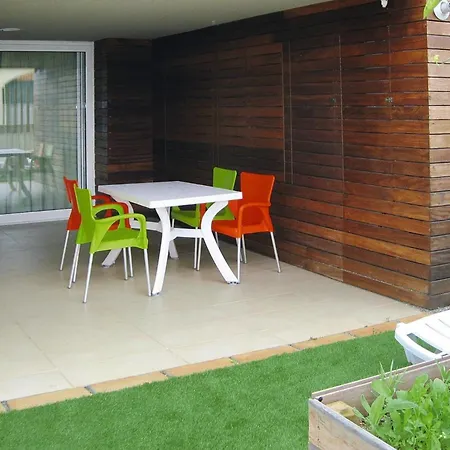 Apartment In La Escala With Air Conditioning